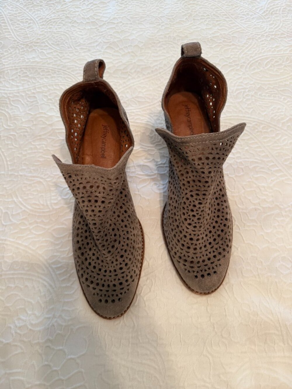Pre-loved Jeffrey Campbell Rosalee laser cut Booties - size W11